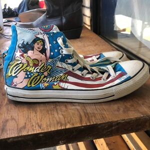 Wonder Woman Converse
